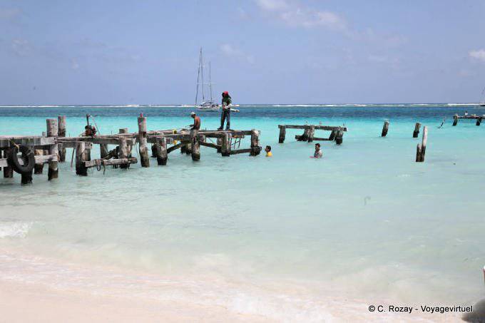 Restoration of a wooden dock, Puerto Morelos - Mexico