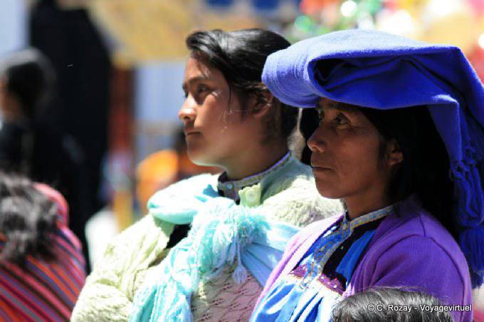 A Tzotzil and blue wool rebozo Place in front of the cathedral, San Cristobal de Las Casas - Mexico