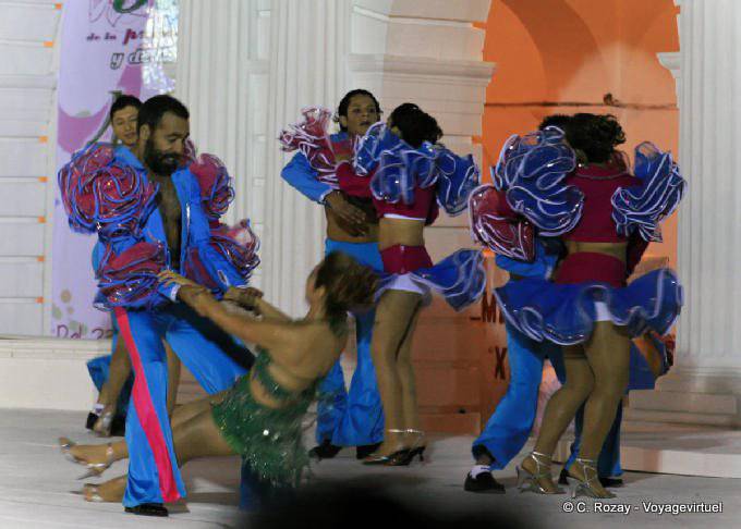 Dancing gymnastics, dance in front of the Town Hall, San Cristobal de Las Casas - Mexico