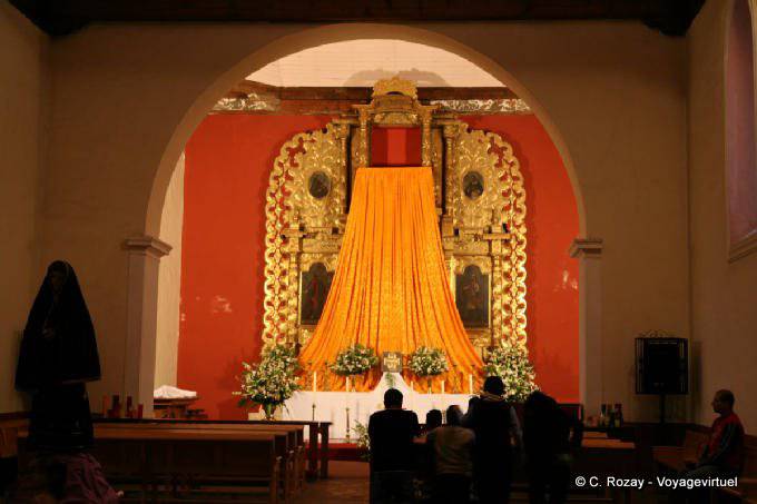 Altar of the church of San Nicolás, San Cristobal de Las Casas - Mexico