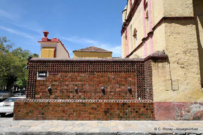 Fountain in front of the church, church of San Nicolás, San Cristobal de Las Casas - Mexico