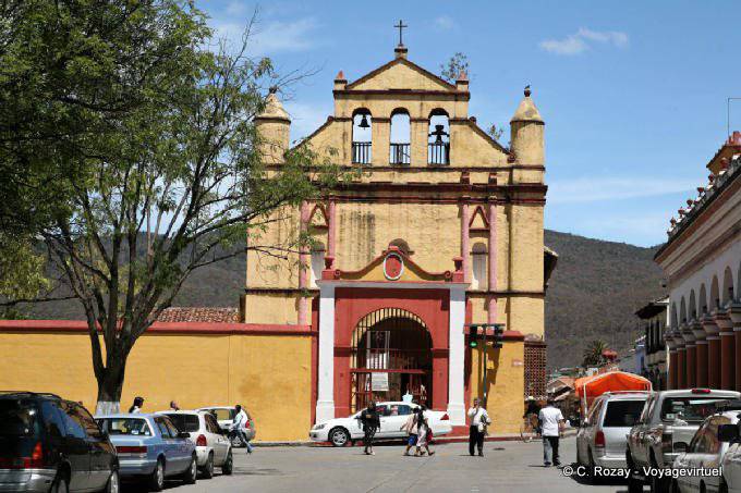 Templo de San Nicolás, San Cristobal de Las Casas - Mexico