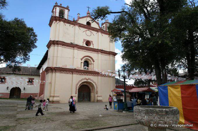 Templo San Francisco, San Cristobal de Las Casas - Mexico