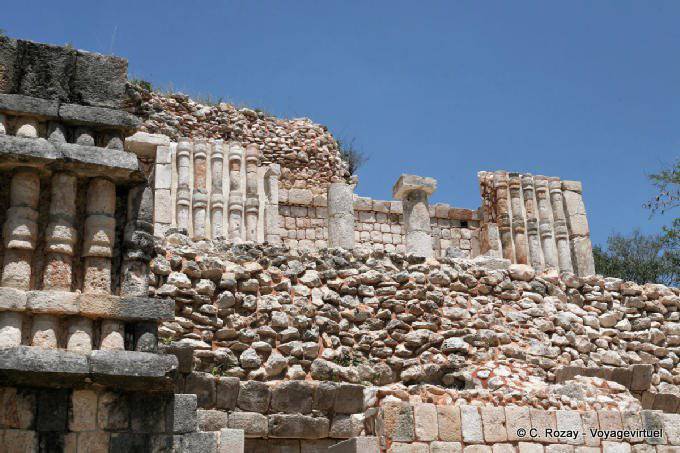 Palacio Norte, columns applied to the side, Sayil - Mexico