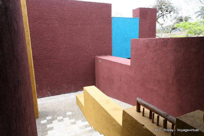 Color schemes, outdoor Tonina Museum - Mexico