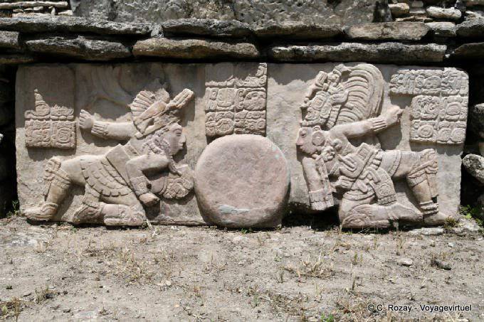 Relief players of the Maya version of the game pan-Mesoamerican ball Tonina - Mexico