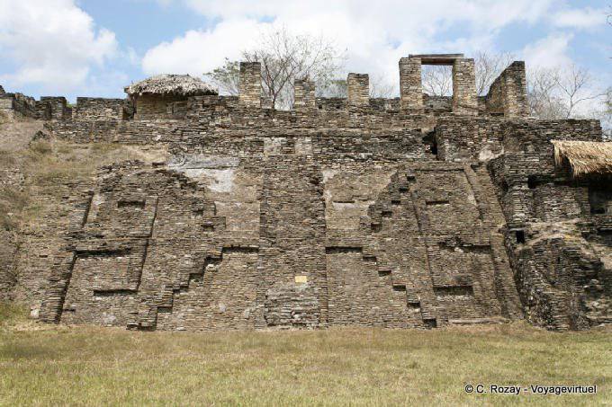 Geometric decoration of the Palace of Greek and war, Tonina - Mexico