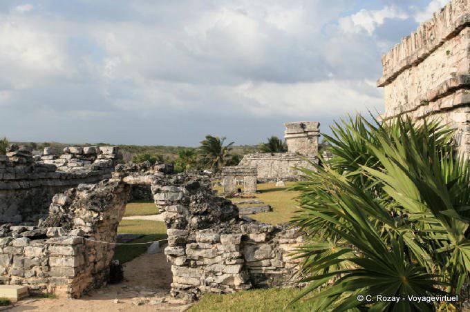 Old passage, El Castillo, Tulum - Mexico
