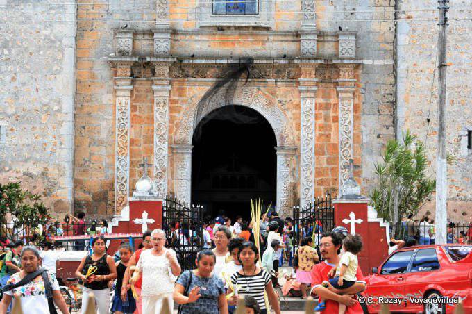 Outgoing people of the church before Easter, Valladolid - Mexico