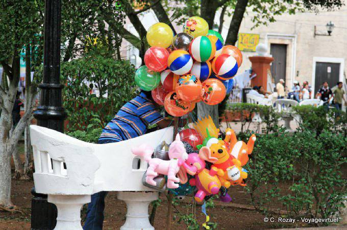 Marchand balls, Parque Francisco Cantón, Valladolid - Mexico