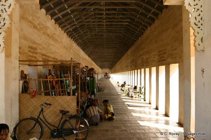 Entry Swezigon pagoda, Bagan - Myanmar (Burma)