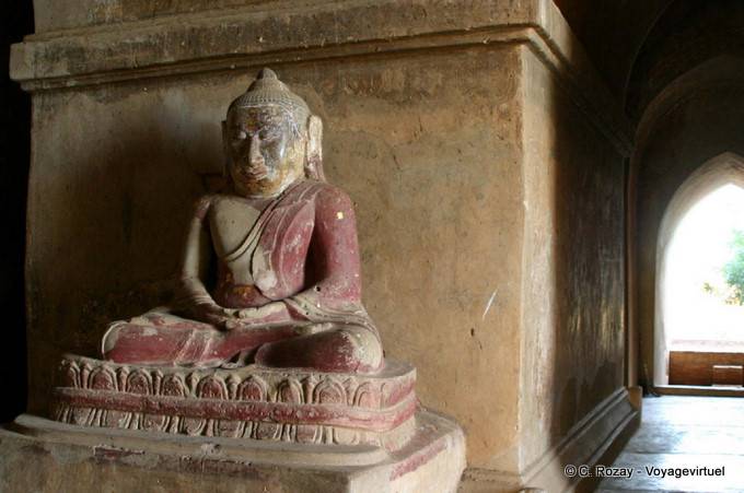 Buddha image in the lotus position in the temple Dhammayan Gyi, Bagan - Myanmar (Burma)