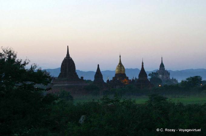 Evening mist in Bagan - Myanmar (Burma)