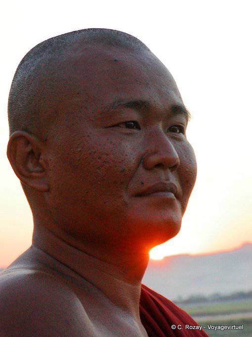 Ashinhsiha Buddhist monk Bagan - Myanmar (Burma)