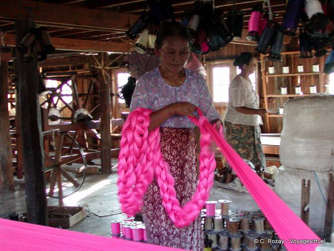 Getting braided silk, Inle Lake - Myanmar (Burma)