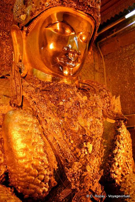 Maha Myat Muni Buddha Mahamuni Mandalay - Myanmar (Burma)