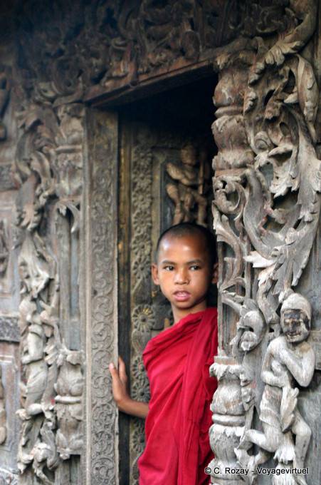 Shwe In Bin, portrait of a young monk, Mandalay - Myanmar (Burma)