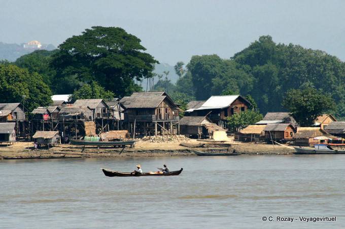 Village of fishermen near Mingun, Mandalay - Myanmar (Burma)