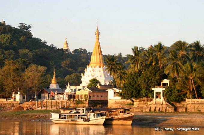 Arrival at the port Sagaing - Myanmar (Burma)