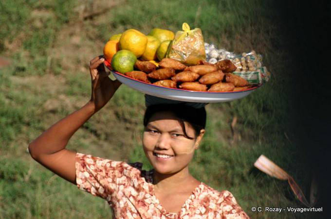 Fruit vendor during a stopover, Mandalay - Myanmar (Burma)