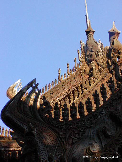 Roof detail carved with mythical motifs, Schwenandaw breast-taung, Mandalay - Myanmar (Burma)