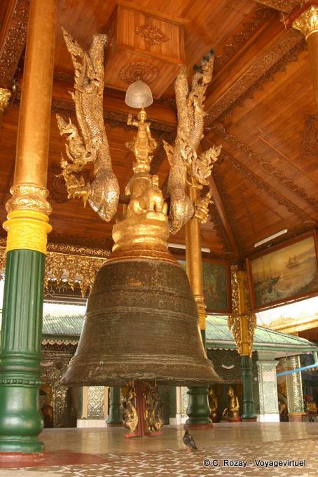 Bell Singumin or Maha Gantha (23 tons), Shwedagon Pagoda, Rangoon - Myanmar (Burma)