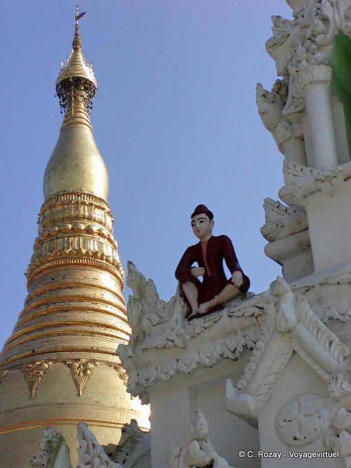 Umbrella (Hti) crowning the Naungdawgyi pagoda and its protective nat, Yangon - Myanmar (Burma)