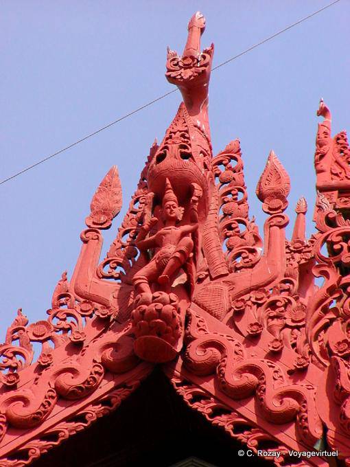 Architectural detail of the sculptures on the roof of the Shwedagon Pagoda, Yangon - Myanmar (Burma)