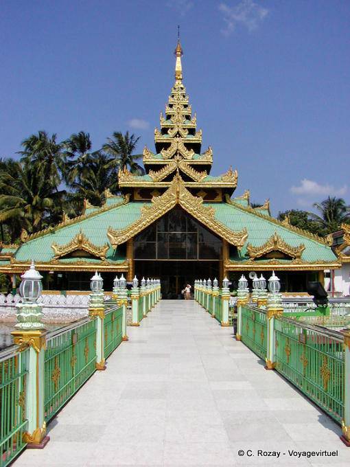 Pagoda on the corner of Old Street and gyár Tawya Yay Tar Shay Street, Yangon - Myanmar (Burma)