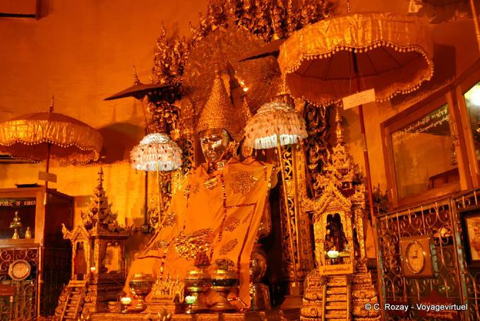 Maha Muni, a Buddha image of great holiness, Yangon - Myanmar (Burma)