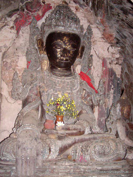 Representation of a Buddha with a black head, nineteenth century, archaeological site Saga - Myanmar (Burma)