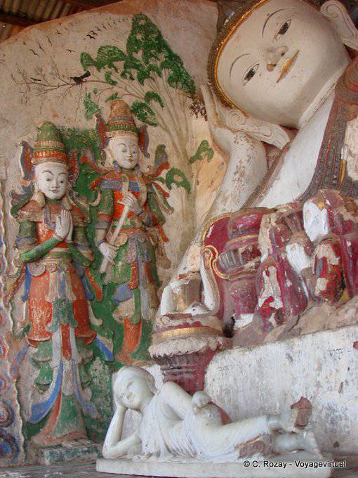 Sculptures painted head reclining Buddha, Pekhon township, Sagar - Myanmar (Burma)
