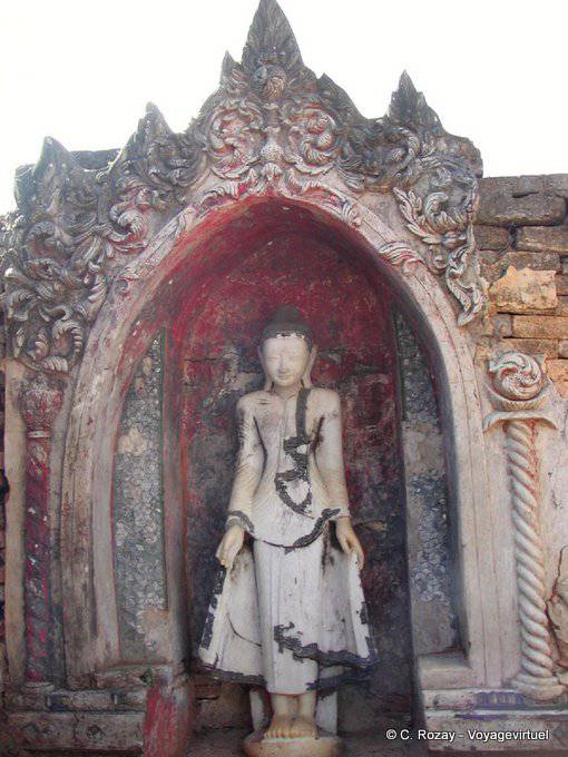 Varada Mudra Buddha in a colorful niche, Sagar - Myanmar (Burma)