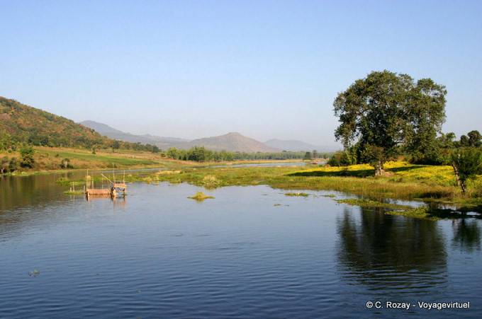 Landscape browsing the Belu Chaung to Lake Sankar (Sagar) - Myanmar (Burma)