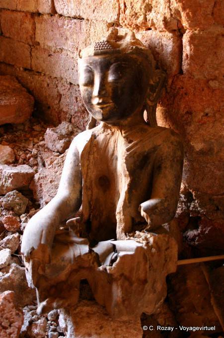 Remains of a solid wood Buddha, site of Sankar - Myanmar (Burma)