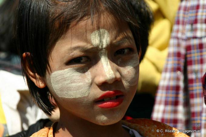 Girl face wearing thanaka, Pekon Sagar - Myanmar (Burma)