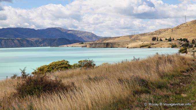 Landscape, Lake Aviemore, Canterbury - New Zealand