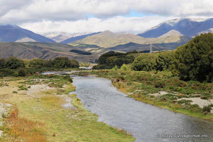 Along the River Road Oamaru to Omarama, Canterbury - New Zealand
