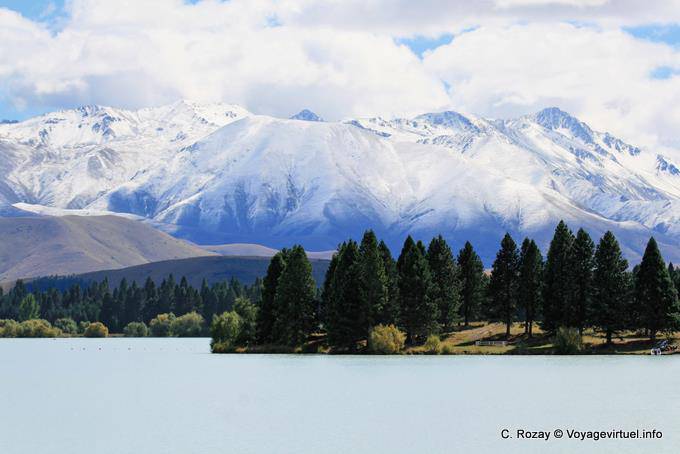 Summer contrast Ruataniwha Lake, Canterbury - New Zealand