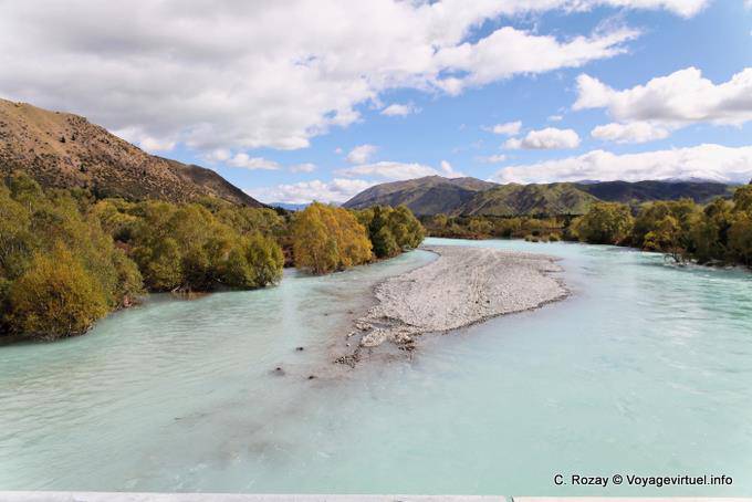Glacial river, Waitaki River, Canterbury - New Zealand
