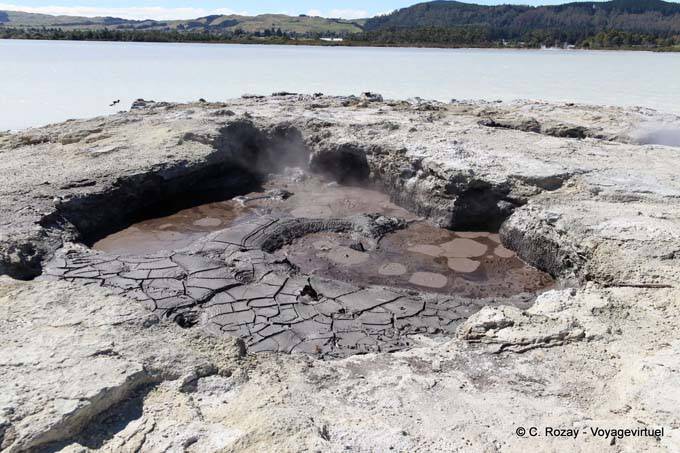 Sulphur Point, Volcanic Lake, Rotorua - New Zealand