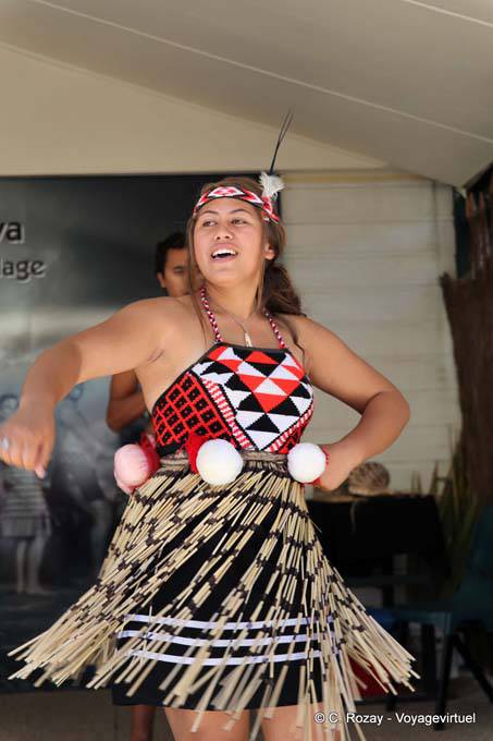 Waiata a ringa, Whakarewarewa Maori show, Rotorua - New Zealand