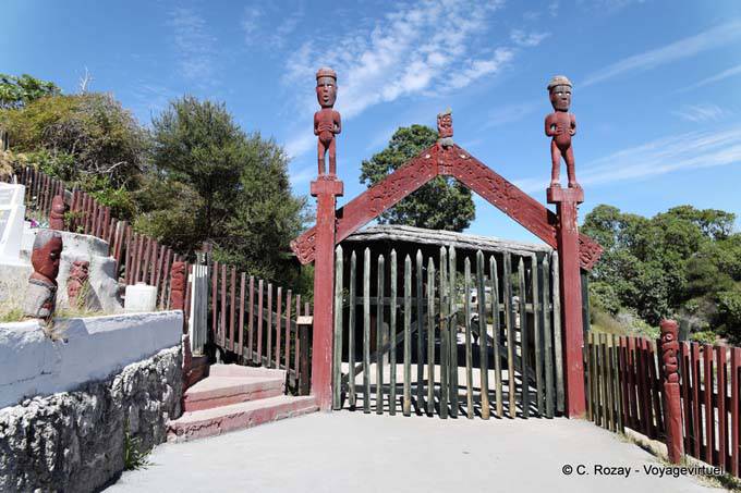Portal to the tikis Tuhourangi-Ngati Wahiao, Whakarewarewa Thermal Village, Rotorua - New Zealand