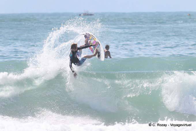 Beautiful figure on the wave, Whangamata Beach Surf - New Zealand