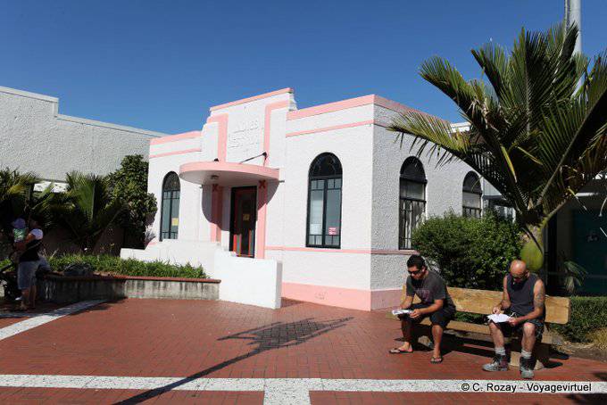 Opotiki, Ladies Restroom, East Cape - New Zealand
