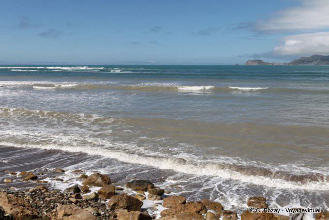 Along the beach, Tokomaru Bay, East Cape - New Zealand