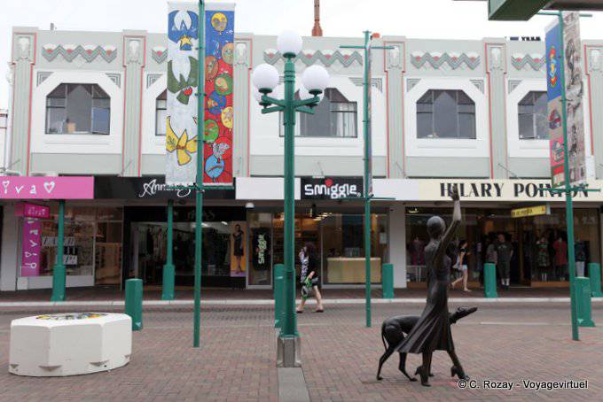 Bronze of the Roaring Twenties, Emerson Street, Napier, Art Deco Ocean Boulevard, East Coast - New Zealand