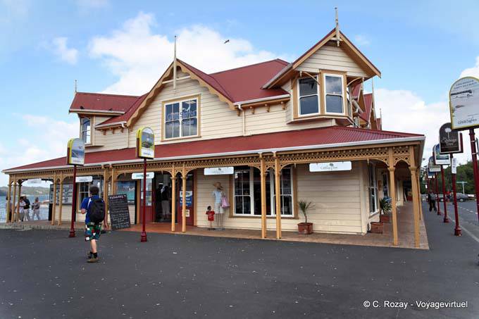 Typical house, Paihia, Northland - New Zealand