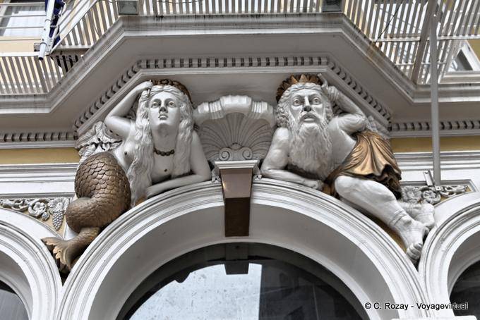Sculpture on the facade, Dunedin, Princes Street, Hotel Mercure Wains - New Zealand