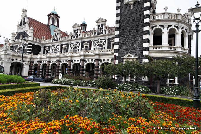 Renaissance Revival architecture, Dunedin, Railway Station - New Zealand